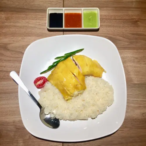 【林記海南雞飯】中山平價美食推薦｜海南雞腿鮮嫩多汁、肉骨茶清爽甘甜 - 邦妮2兔