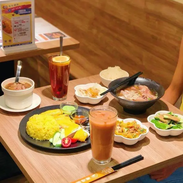 道地海南雞飯讓你不用搭飛機，也能吃到正統新加坡料裡 | 【台北市中山區-南京復興站】林記海南雞飯