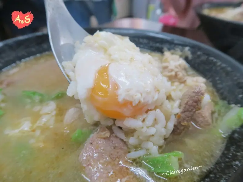 桃園 中壢 老牌豬肝粥~滿滿豬肝。美味沙茶湯頭。熱情老闆好可愛