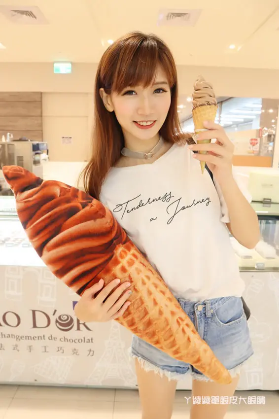 新竹甜點推薦可可德歐巧克力巨城快閃店，情人必送！超人氣黑雪公主霜淇淋跟法國高級可可巧克力- ㄚ綾綾單眼皮大眼睛