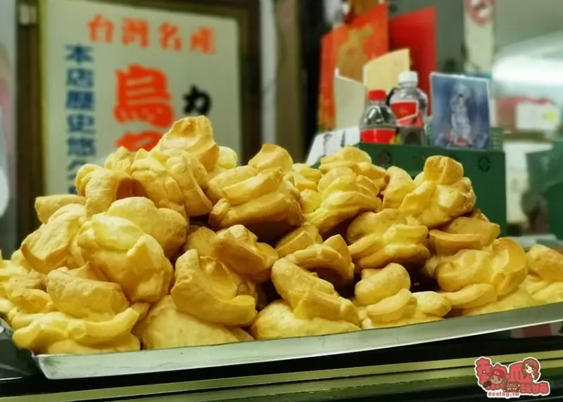 不隱藏的隱藏版！大菜市內的巨無霸泡芙這裡吃：百珍麵包蛋糕 - 熱血玩台南。跳躍新世界