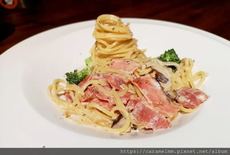 【苗栗竹南】貓頭鷹簡餐咖啡 美式、義式、台式 異國料理 工業風裝潢 無限時 竹南早午餐 竹南下午茶 竹南聚餐 推薦 附菜單