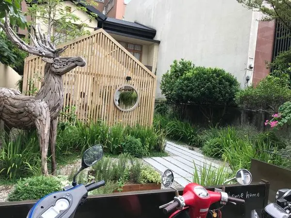 ［台中西區］home home，40年老洋房改建，以"家"為主題的brunch~舒芙蕾鬆餅好蓬鬆，現烤現吃!