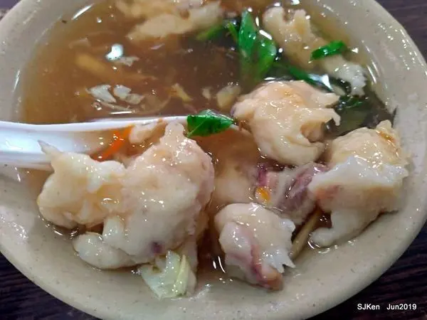 (台北捷運板南線西門站周邊美食)「林清山魷魚焿創始老店」---近50年老店，扎實鮮嫩的魷魚焿，風味口感與眾不同! 