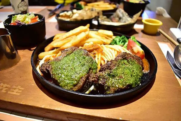 【高雄食記】肉肉先生 Mr.zozo／大份量的肉類套餐，平價午餐外送再折30元，9月9日～9月11日肉肉運動會，運動員專屬大優惠((附菜單