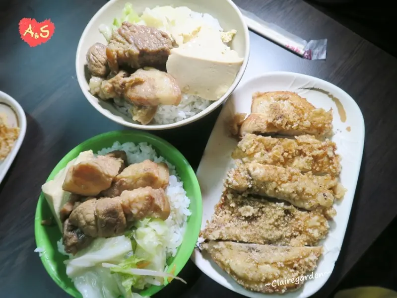 [南崁菜鳥覓食記] 大小魯肉飯~南崁人爆氣，全因為這家CP值超高魯肉飯(控肉飯)