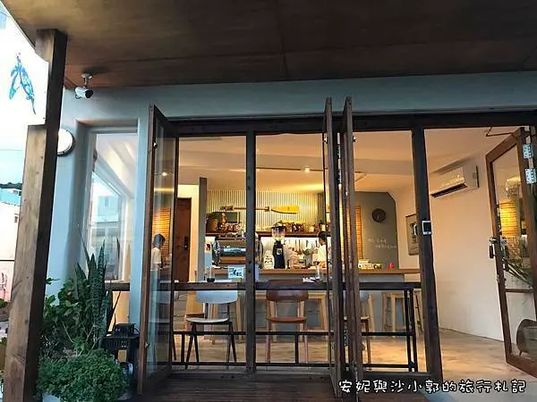 【墾丁咖啡廳】「因為海，我從遠方來」隱身於萬里桐漁村的海龜咖啡SeaTurtle Cafe