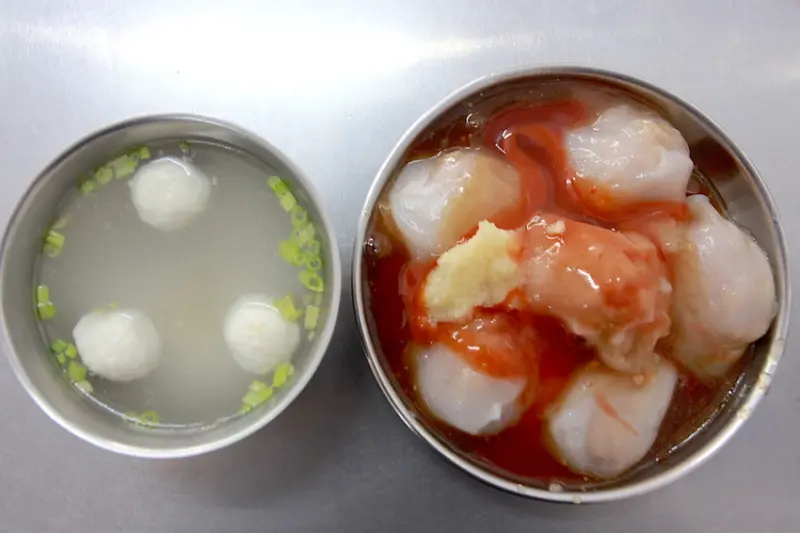 吃。高雄|橋頭區。橋頭老街美食，只賣到午餐時間，肉圓口感美味定價合理「橋頭老街肉圓」。