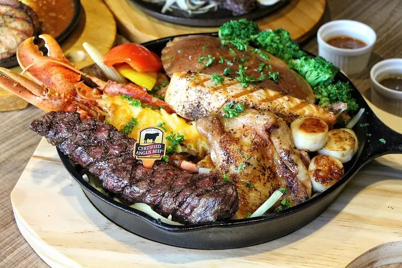 【宙斯饗宴】彰化和美必吃美食 平價牛排搭配超豐盛buffet吃到飽 CP值爆表 超美的工業風裝潢還有專屬免費停車場