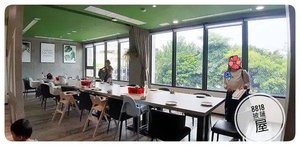 【台南永康】8818比薩屋永康店，鮮嫩多汁炸雞加上室內遊戲室簡直完美呀!媽媽輕鬆吃飯的首選