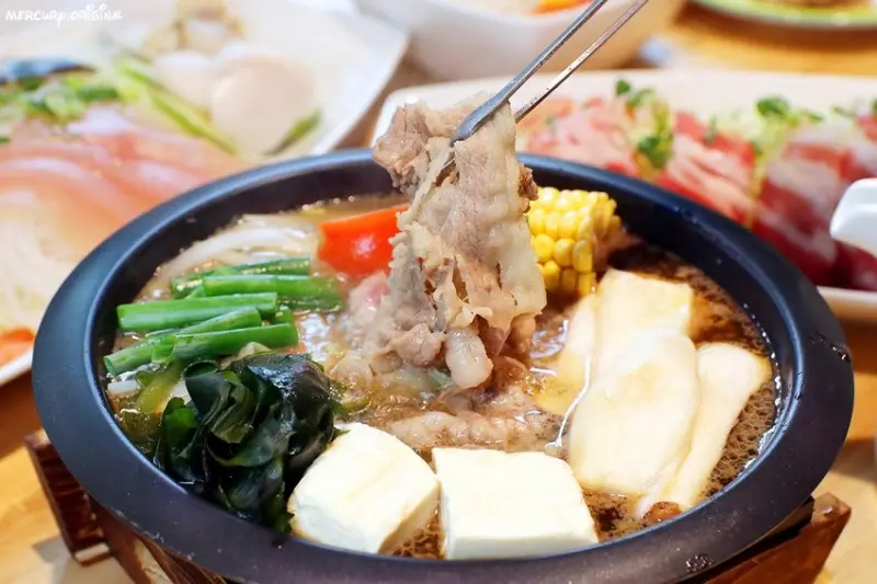 壽喜燒新店開幕！能吃到特級和牛、澎湃海鮮，白飯熱湯高麗菜絲免費吃到飽