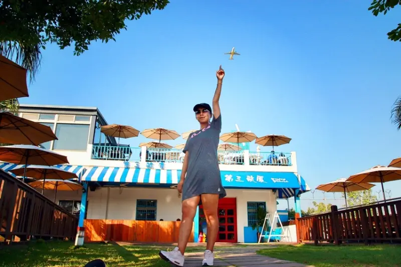 桃園景觀餐廳/大園第三航廈咖啡廳，望著飛機劃破天際的那一刻，好想去旅行喔！ - Ann‧榜哥‧生活事務所