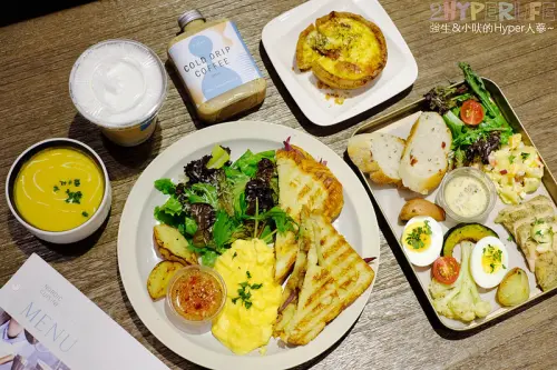 公益路上北歐風不限時咖啡館，早午餐吃飽吃巧都可以！邪惡甜點更是必點＠奎克咖啡