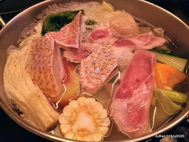 (北捷松山新店線三民站附近美食) 全台第一家海藻創意美食餐廳「Hi-Q鱻食」--- 天然、無毒、無添加，鮮味滿分的褐藻海陸鱻食火鍋與主廚私房菜!