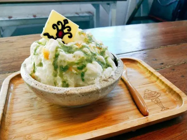 美食【蘭嶼。狠舔雪花冰】海草飛魚卵雪花冰｜立刻幫身體降溫｜鹹甜滋味意外合拍