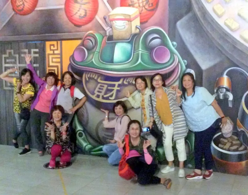 嘉義大林購物 休憩景點 [老楊方塊酥觀光工廠]