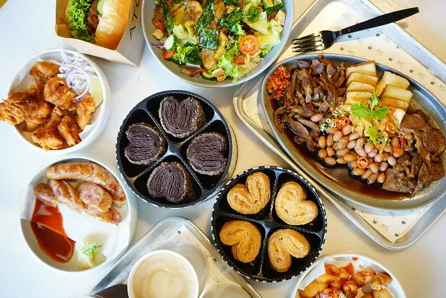 台中新開幕排隊伴手禮~紅髮斑斑千層蝴蝶酥 台中最新最夯的伴手禮 奶香濃濃的原味蝴蝶酥 夢幻般大人風味的可可亞蝴蝶酥 你吃過了嗎??