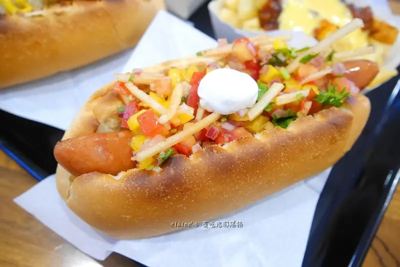 吃。台北大安《吉米樂狗》隱身在巷弄中的美式熱狗堡，還有好吃的漢堡喔