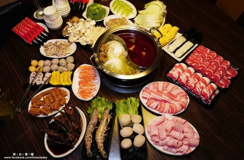 齊味精緻麻辣鴛鴦鍋(中和店) 溫潤不嗆喉的麻辣鍋 精緻單點真材實料 在地人魂牽夢縈的好味道！捷運永安市場站