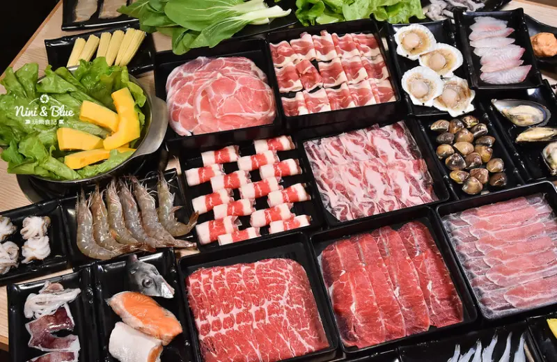 台中火鍋吃到飽，20多種豐富海鮮、8款肉品吃到飽，哈根達斯、星巴克咖啡無限供應-妮妮布魯