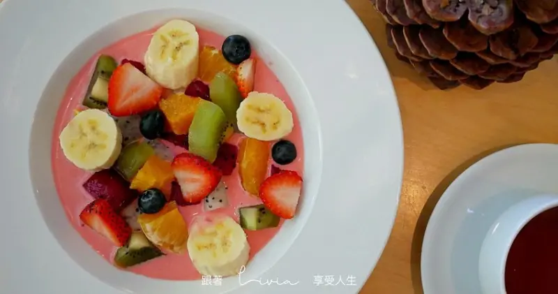 【民生社區早午餐】松果院子 民生社區美食│文青咖啡廳│民生社區下午茶│富錦街必訪 ❤跟著Livia享受人生❤