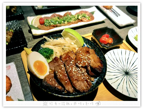 [台南食記] 大河屋‧居酒屋(台南新天地西門店)~肉量豪邁的松阪豬丼飯、日式料理、酒食串燒！不分日夜，平價小酌好去處！近藍晒圖文創園區！