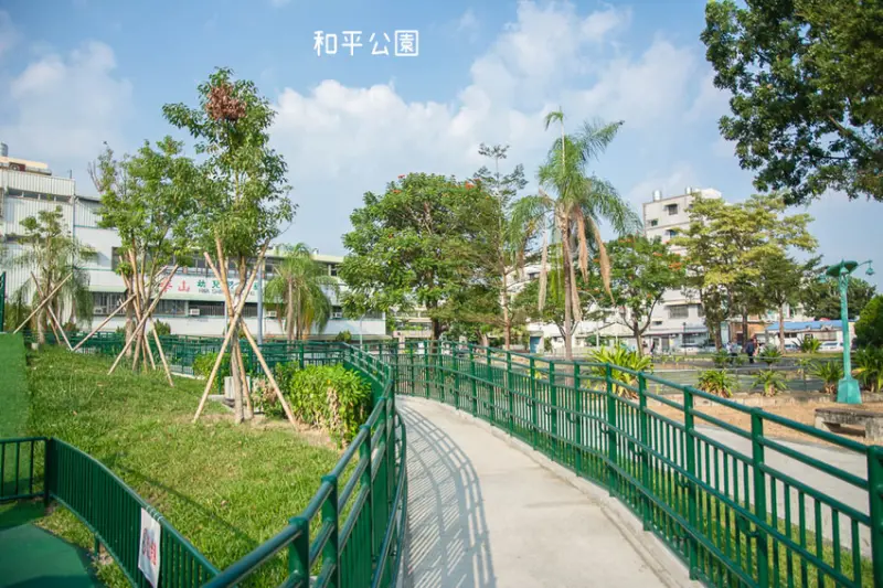 ｜特色公園｜和平公園，屏東第三座共融式遊戲場，傑克樹屋、噴水池、溜滑梯，占地2500坪大公園 - Hallo！Im 婷兒
