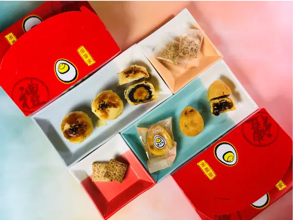 【台中伴手禮】蛋黃家￭蛋黃酥、鳳凰酥&鹹蛋黃餅乾 x 鹹蛋黃齊聚一堂，完食魅力無法擋║ 蛋黃酥推薦、伴手禮推薦、中秋禮盒推薦