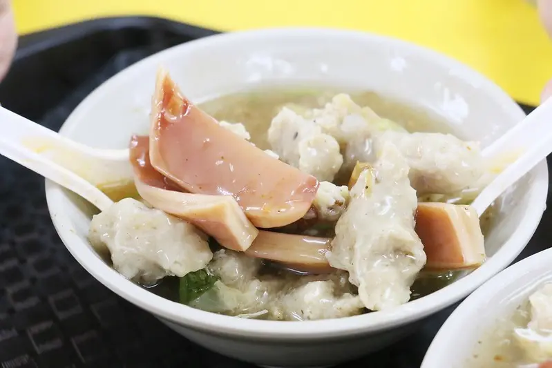 西門町美食/萬華小吃『家家魷魚羹』50年老店，魷魚片、魷魚羹、肉羹、綜合羹，菜單價位(捷運西門站)