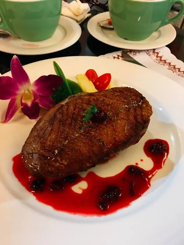 屏東市聚餐精緻平價西餐，看似不起眼的店卻超反差美食～日東茶食