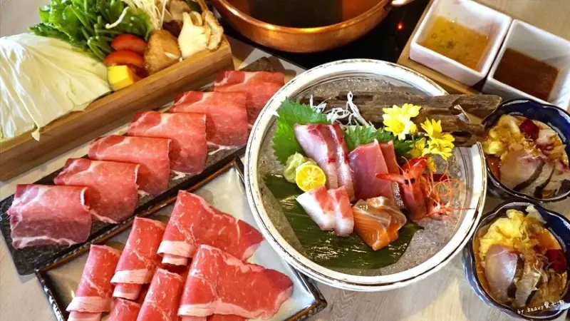 ★高雄鼓山美食★【錦悅町涮涮鍋】生魚片一鍋二吃/A5和牛爽爽嗑/深夜美食生魚片海鮮火鍋推薦。