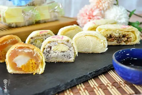 【寶島瘋美食】宝泉月餅堅持傳統美味恆久遠｜中秋禮盒推薦、台中伴手禮、豐原名產｜小月餅、御丹波、花采餅、檸檬餅、綠豆椪～