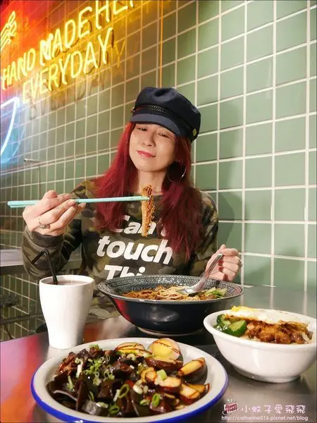 東區宵夜美食【呷咪】份量多超大碗紅燒牛肉麵 夜貓族打牙祭好所在