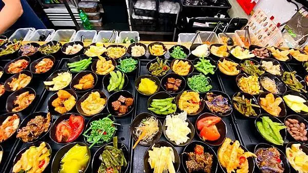 三重韓式吃到飽餐廳【朝鮮味韓式料理】超霸氣的小菜吃到飽/不怕你吃只怕你吃不完/三重CP值高韓式餐廳