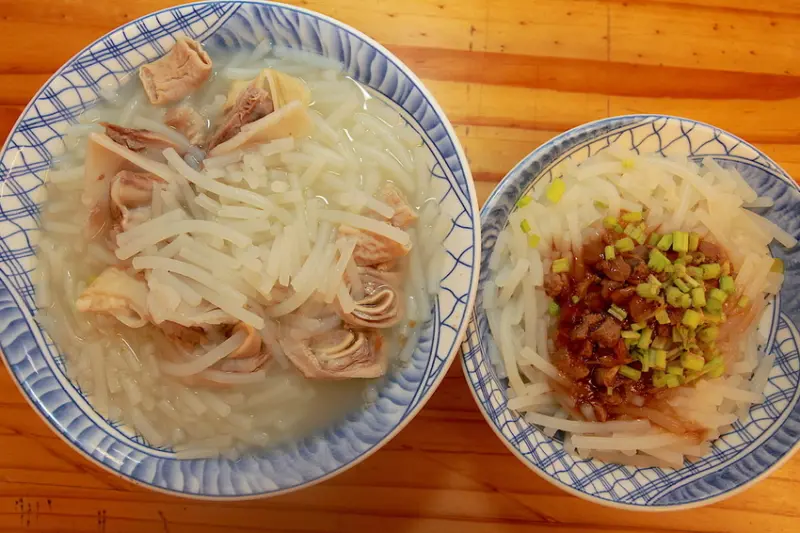 吃。高雄|左營區|  從自由市場遷移至此，整體口感中規中矩，整體定價稍微偏高一些「台北米粉湯」。