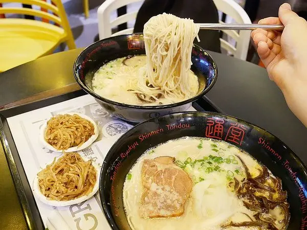 通堂拉麵 - 沖繩超夯拉麵即將撤出台灣，9/1前京站B3有買一送一活動，還沒嚐鮮又懶得跑到沖繩的朋友，快點趁機衝一波