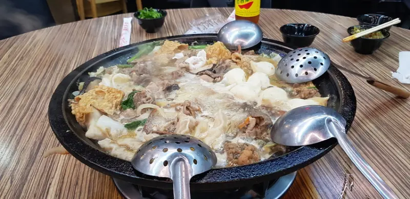 西門町排隊老店！雅香石頭火鍋！老店就是好滋味！