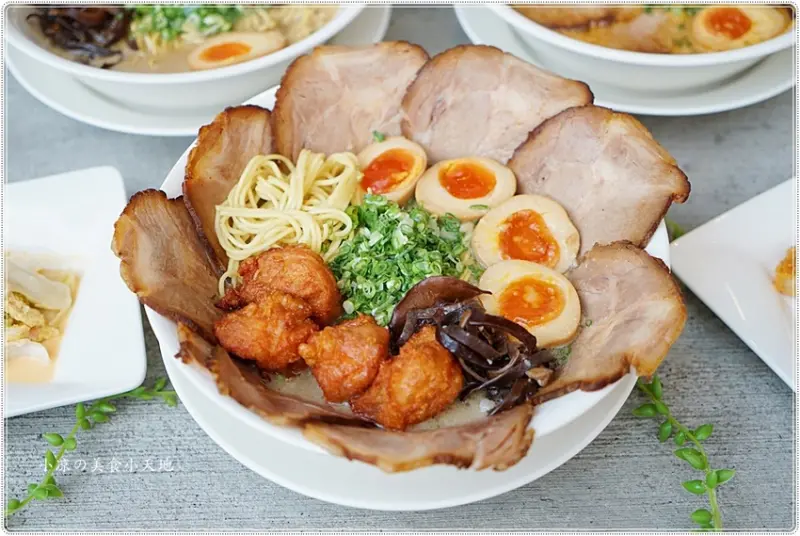 台中拉麵║千勝軒らーめん 拉麵、炸物專門店，客製化拉麵好好味，肉控最愛隱藏版口味，晚來只能明日請早(近五權車站)