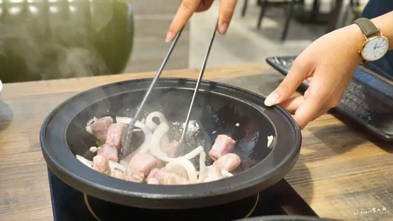 ★高雄左營★【石研室 石頭火鍋  - 高雄裕誠店】充滿實驗精神的文青火鍋店。