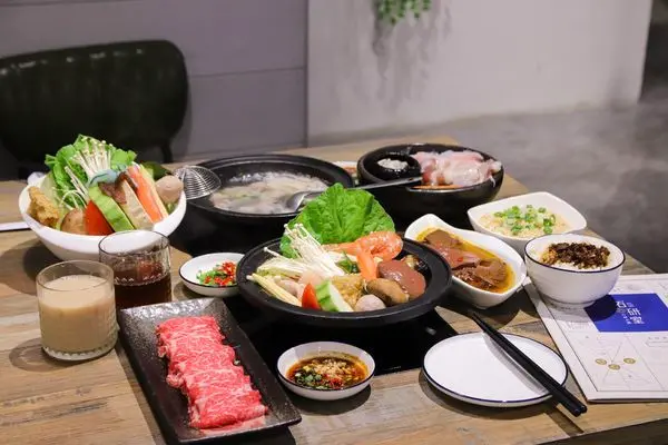 【高雄‧食記】石研室 -- 傳統與時尚共存的石頭火鍋店