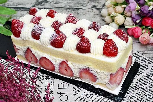 團購美食【唐緹烘焙坊】#大湖草莓 #草莓蛋糕 #豪華極品草莓蛋糕 #維娜草莓捲 #下午茶 #伴手禮