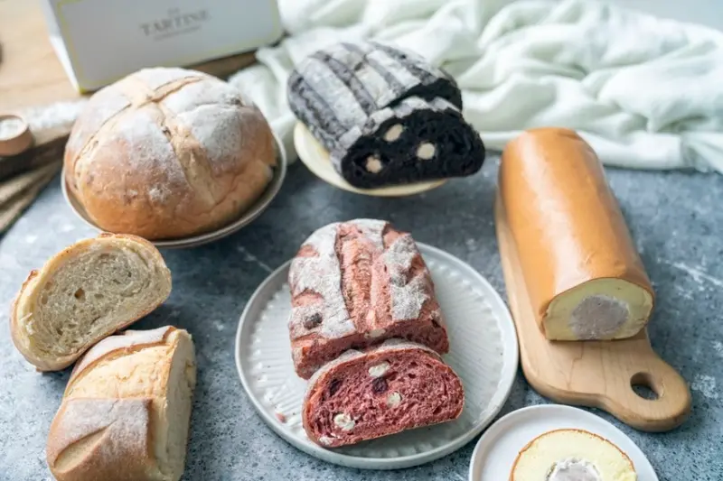 台北烘焙坊推薦｜tartine唐緹 天然老麵發酵「超人氣歐式麵包」 Q彈厚實 「紅麴乳酪」養生又美味 擄獲OL們的心！ · 算命的說我很愛吃