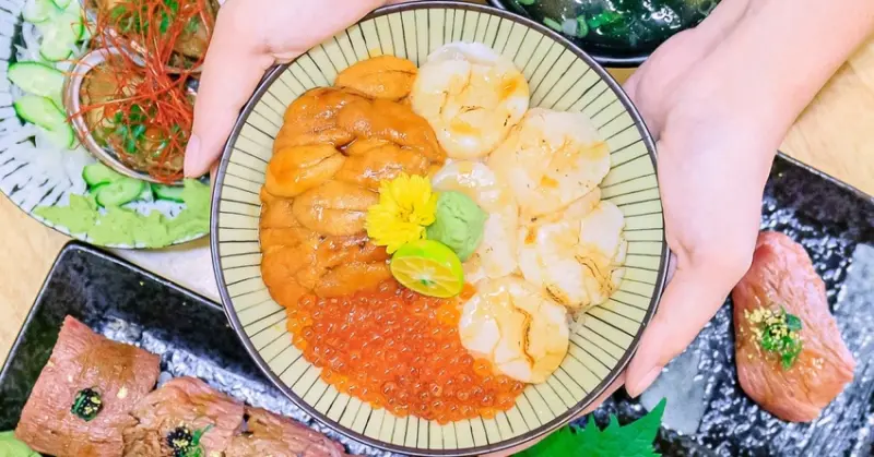 岡崎日式料理，台中隱藏版巷弄人氣美食，北海道三色丼熟客必點！記得先預訂以免撲空～