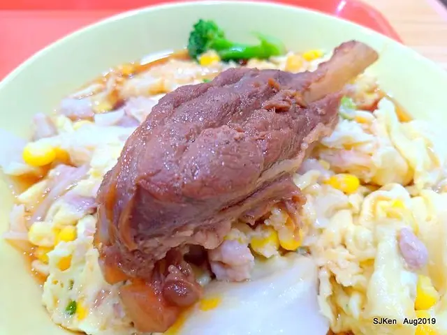 (台北捷運板南線市政府站周邊美食)「龍袍加身腸粉台北永吉店」---跳脫傳統獨具特色中西美食，龍袍豬小排腸粉佐多款配菜，創意美食任你自搭選!