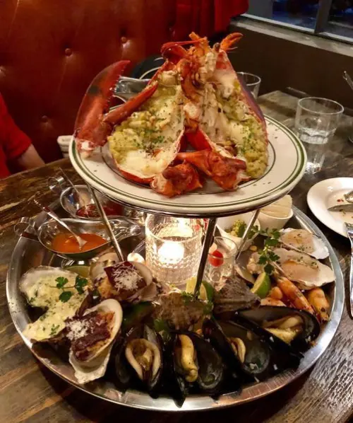 [台北信義區美食] Waynes New York 紐約美式龍蝦牛排餐廳 ~ 超澎拜美式豪華龍蝦海鮮塔