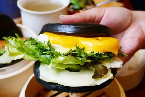 信義區早午餐推薦-天淳津品.天淳發財包/津品黃金湯/津淳烏梅飲.國父紀念館美食推薦.近國父紀念館捷運站