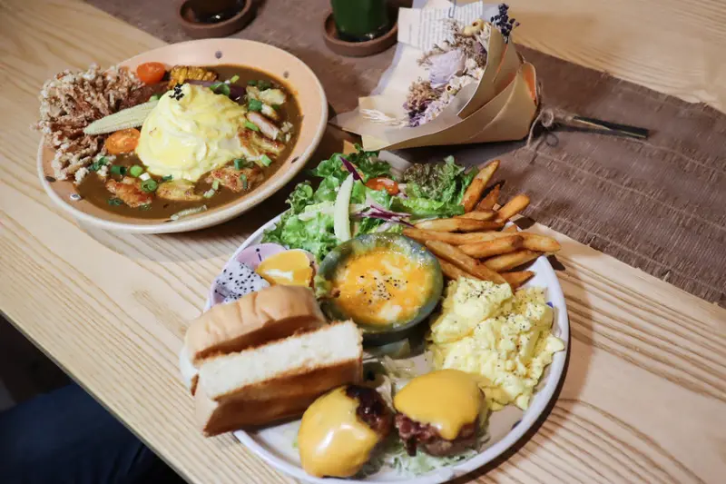 (板橋車站)板橋早午餐/板橋美食-圓點珈琲,以自製陶器為主題的甜品輕食咖啡館,全天候早午餐,寵物友善餐廳(內含菜單)近致理科大