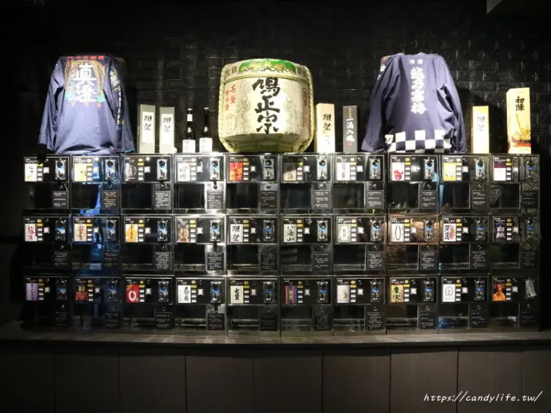 大股熟成燒肉專門-台中店│一個套餐美、澳、日三種和牛一次滿足，還有日本清酒自動販賣機，30種清酒任你挑～