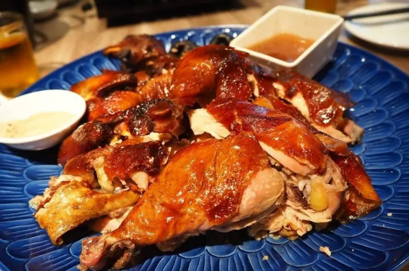 [美食] 一吃上癮祖傳甕缸雞 ♥ 台北市民大道必吃薑母雞鍋 x 讓你好吃到人生此刻已圓滿的口爆噴汁祖傳甕缸雞 ♥ 2020圍爐開運年菜推薦 ➤ 大吉大利今晚吃雞!!!!!!