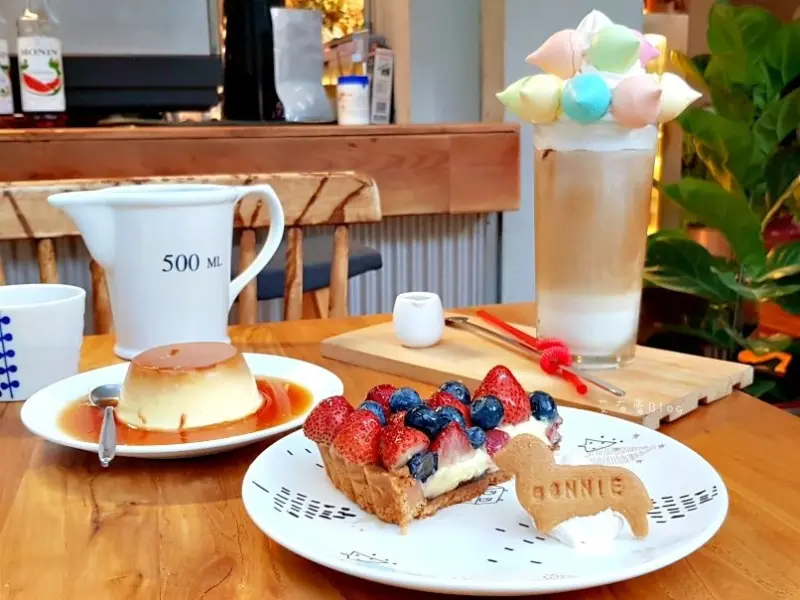 《高雄美食》Bonnie Sugar（高雄本店）❤搬遷後新開幕~新鮮水果甜點專賣，木造、花藝，網美夯店｡